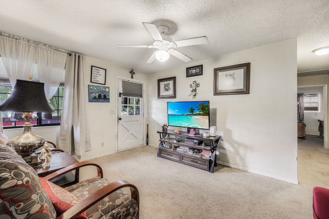 981 13th St SW, Naples, FL 34117