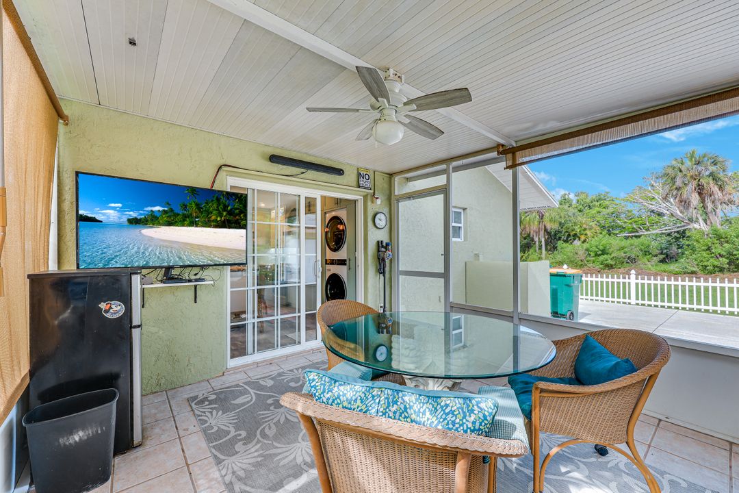 2385 Sunset Ave, Naples, FL 34112