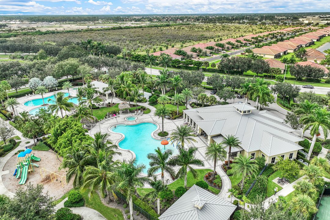 2214 Cara Cara Way, Naples, FL 34120