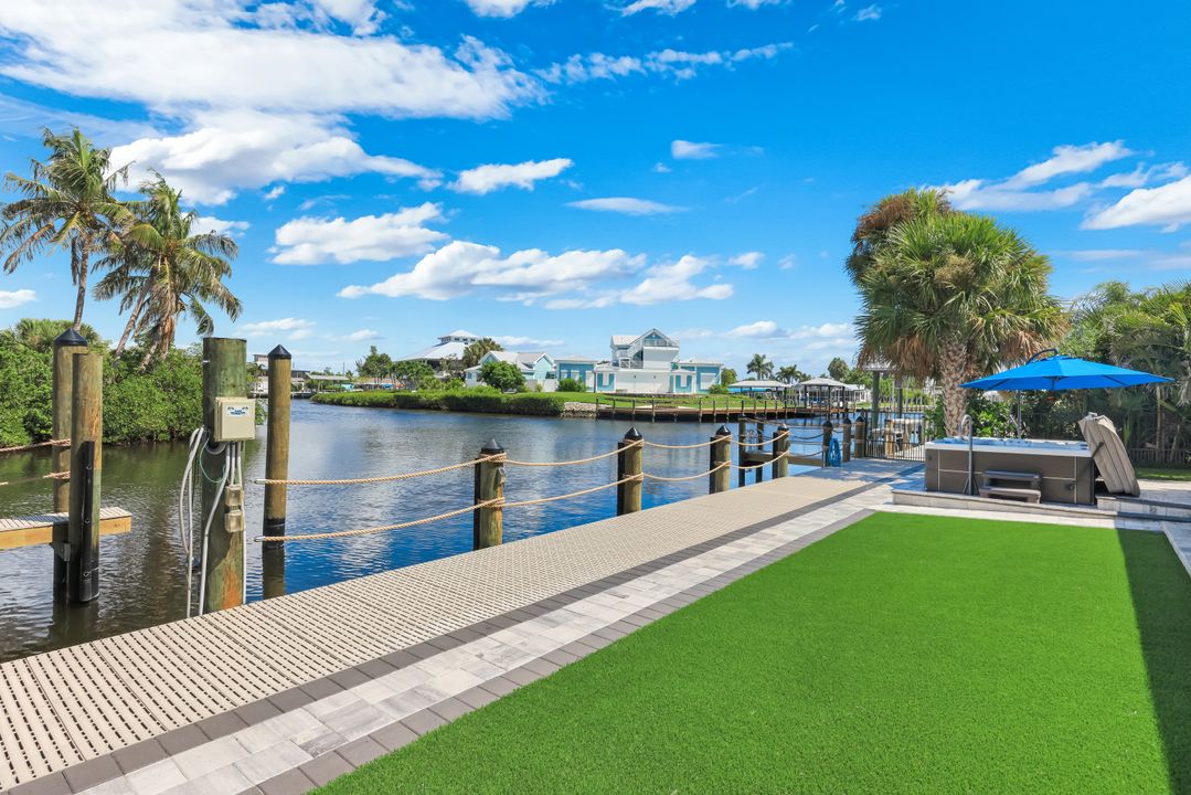 16340 Buccaneer St, Bokeelia, FL 33922