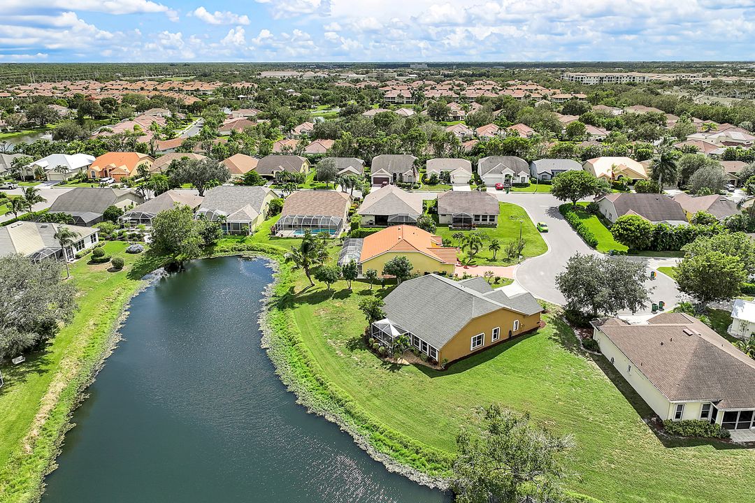 2520 Grove Isle Ct, Naples, FL 34109