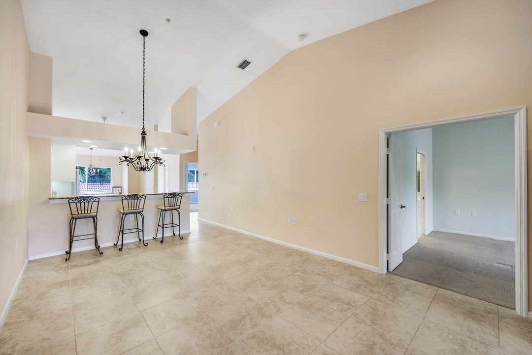 6830 Beach Resort Dr #4, Naples, FL 34114