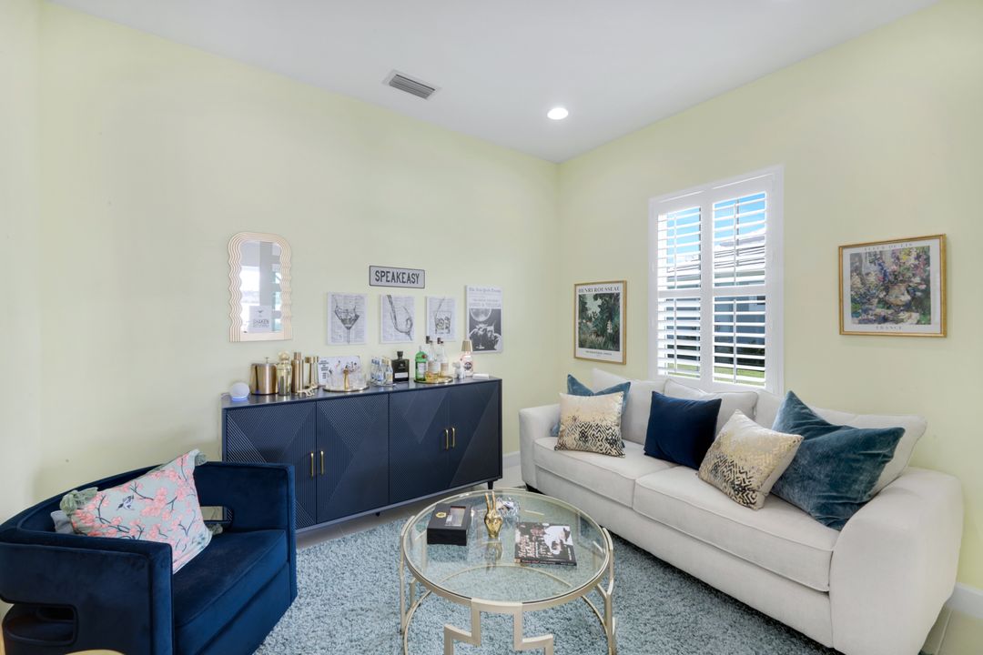8852 Yucatan Ct, Naples, FL 34112