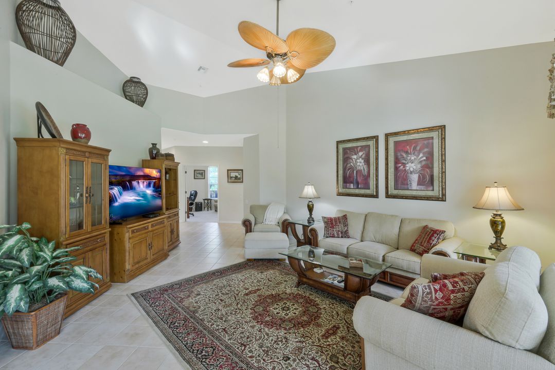 8535 Danbury Blvd #205, Naples, FL 34120