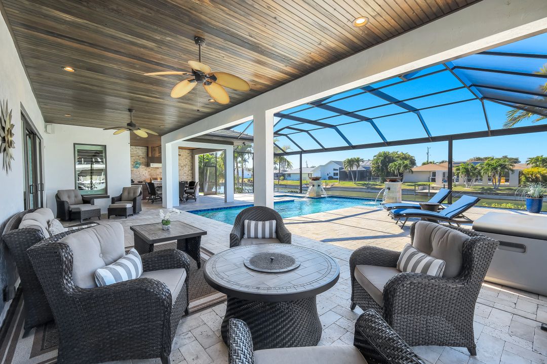 1218 SW 4th Pl, Cape Coral, FL 33991