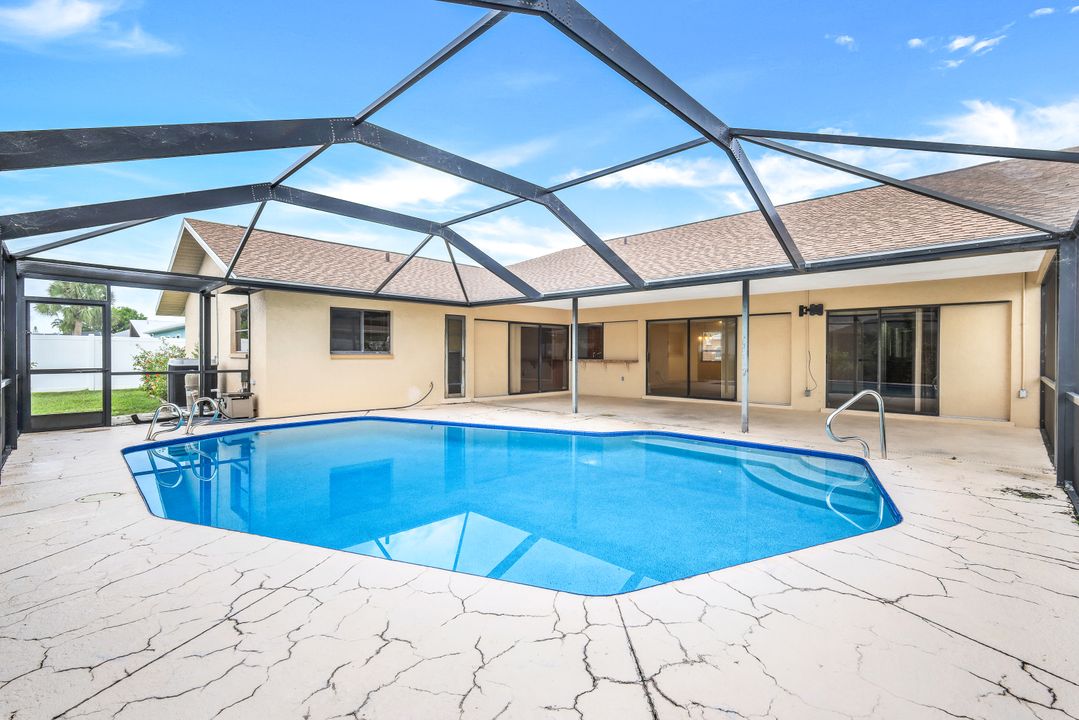 1925 SE 9th Terrace, Cape Coral, FL 33990