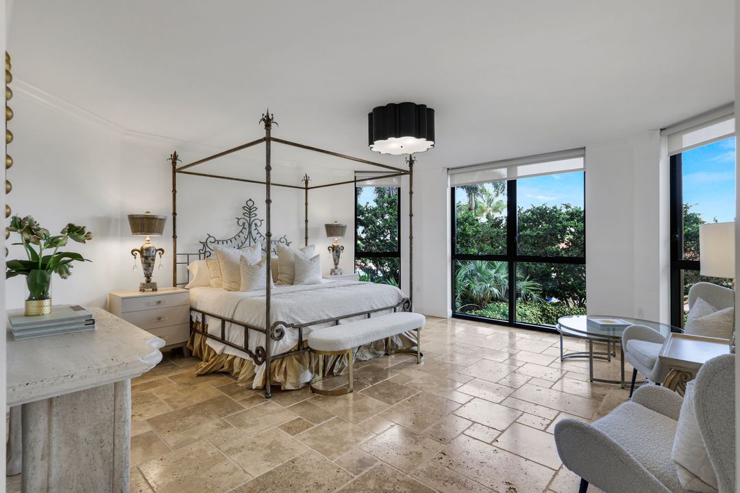 6597 Nicholas Blvd #306, Naples, FL 34108