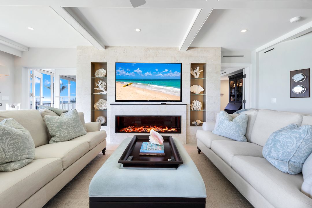 1285 Gulf Shore Blvd N #3B, Naples, FL 34102