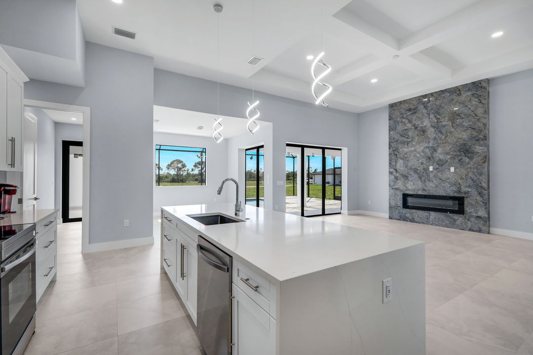 3842 NW 43rd Pl, Cape Coral, FL 33993