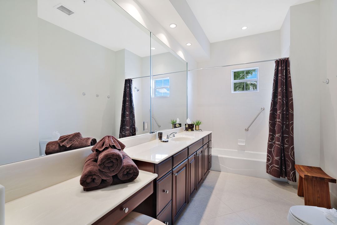 1486 Borghese Ln #301, Naples, FL 34114