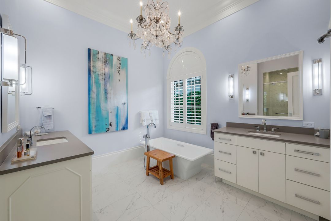 2048 Isla Vista Ln, Naples, FL 34105