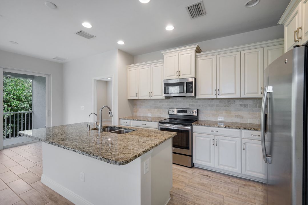 2343 Sheen Ln #405, Naples, FL 34120