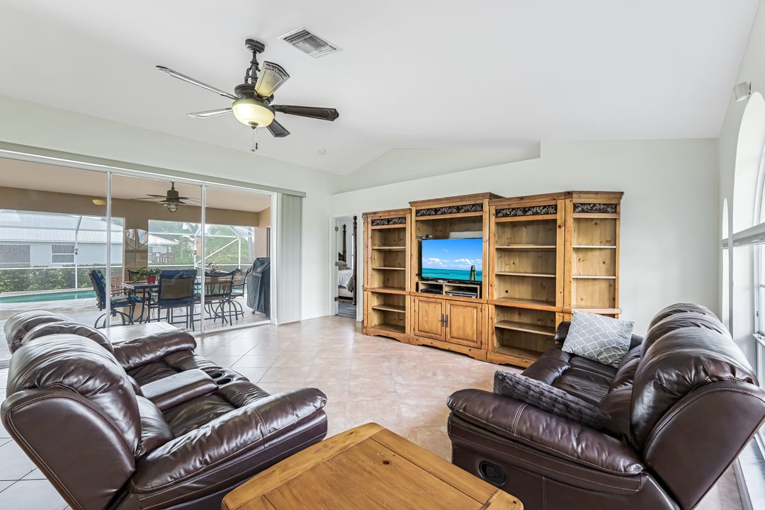 1933 SW 38th St, Cape Coral, FL 33914