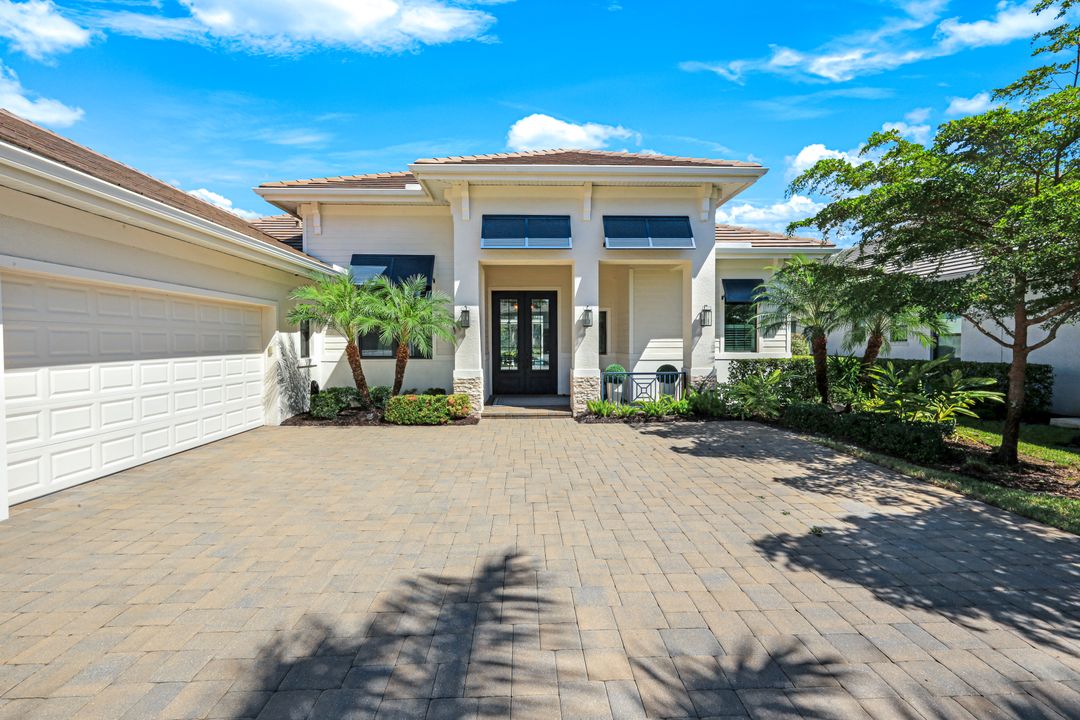 3154 Malaga Way, Naples, FL 34105