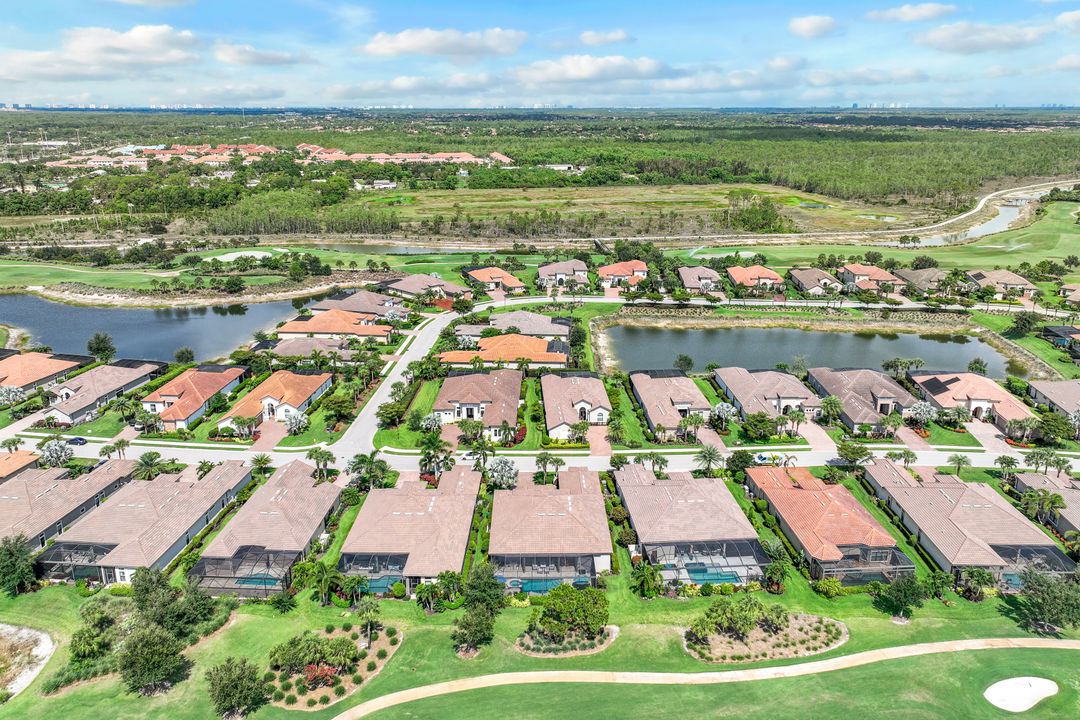 8668 Amour Ct, Naples, FL 34119