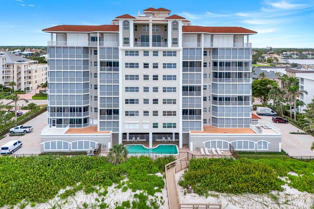 9577 Gulf Shore Dr #801, Naples, FL 34108