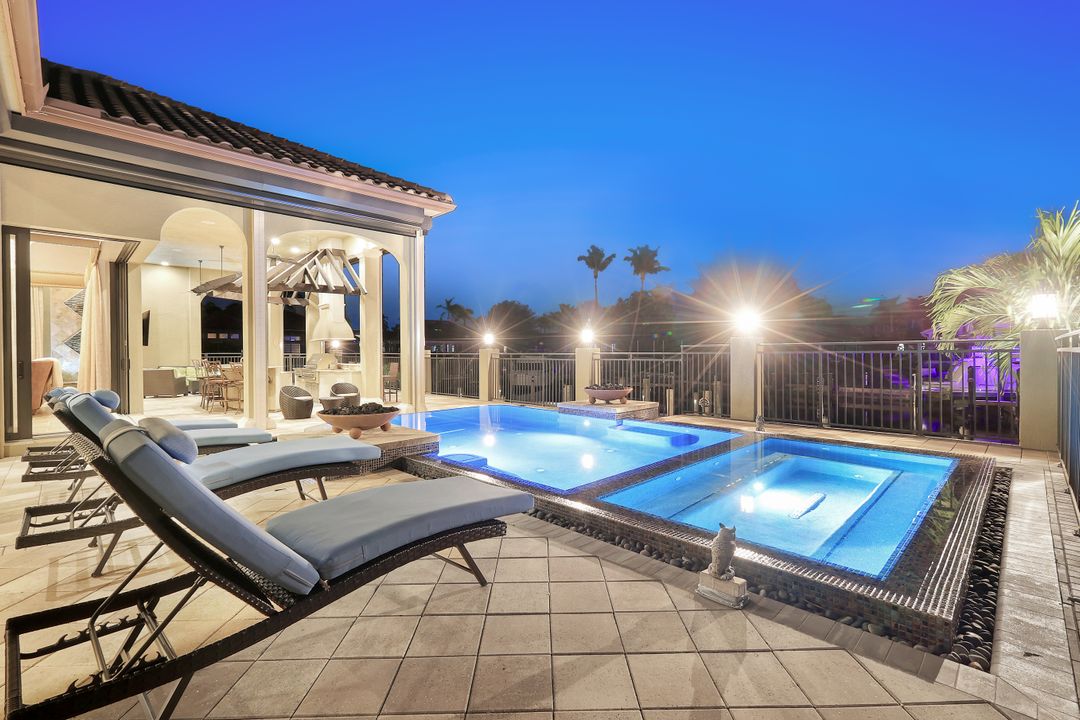 2304 El Dorado Pkwy W, Cape Coral, FL 33914