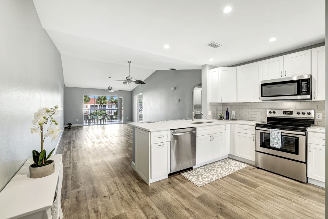 648 Mardel Ct #708, Naples, FL 34104