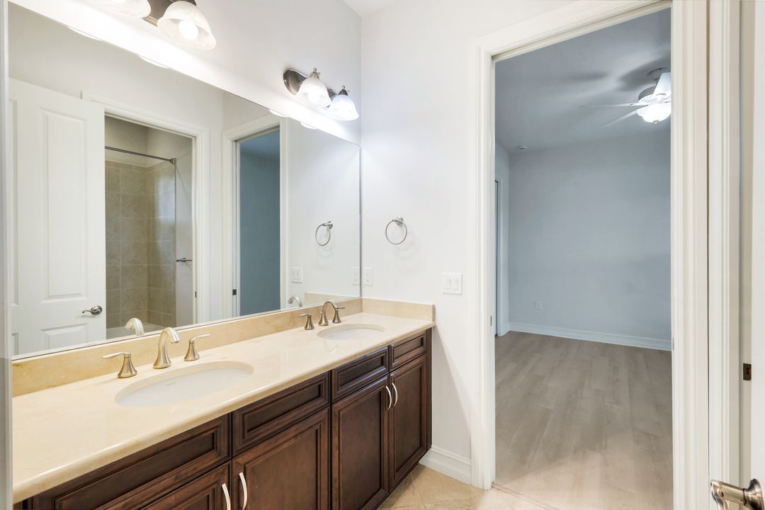 6419 Vivaldi Ct, Naples, FL 34113