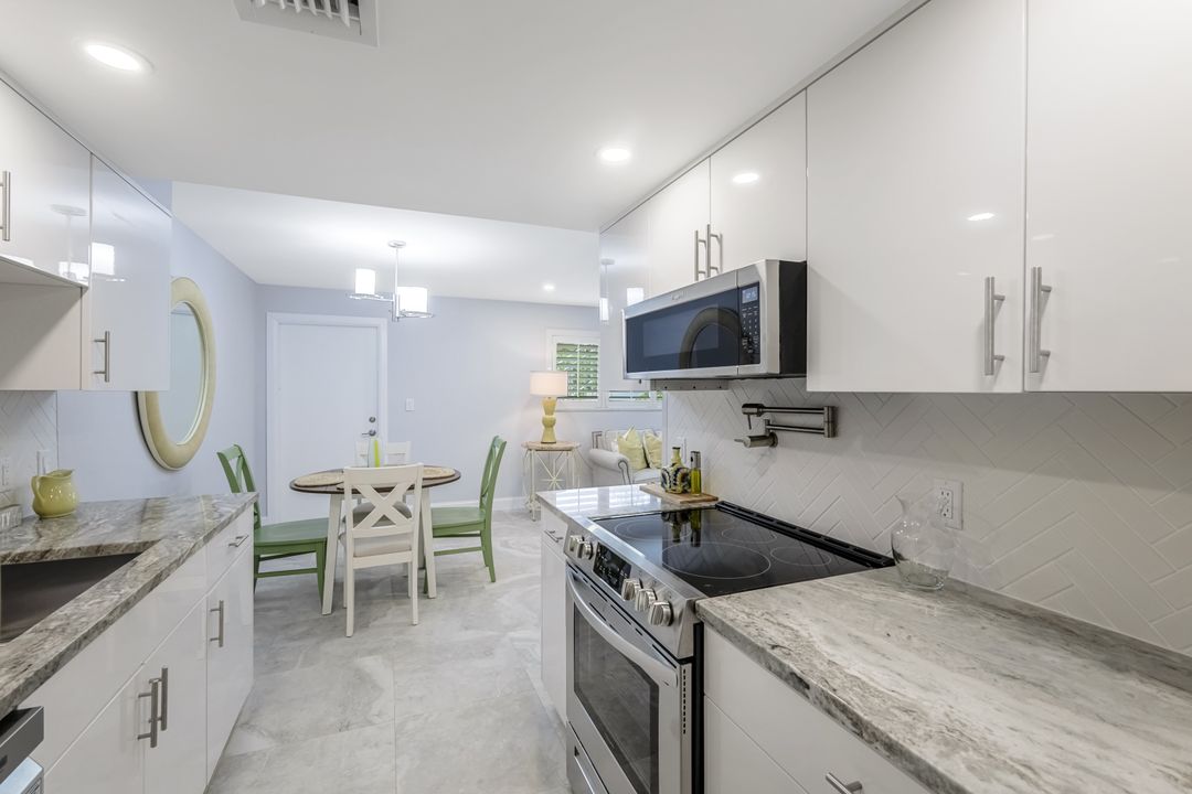 1605 Chesapeake Ave #4, Naples, FL 34102