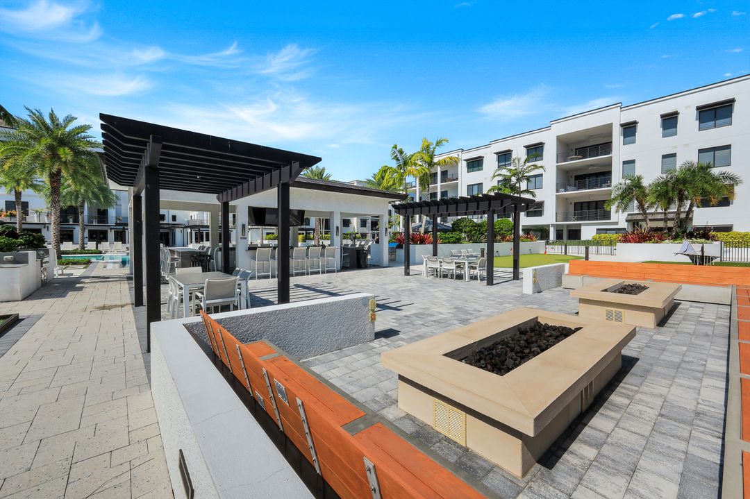1125 Central Ave #571, Naples, FL 34102