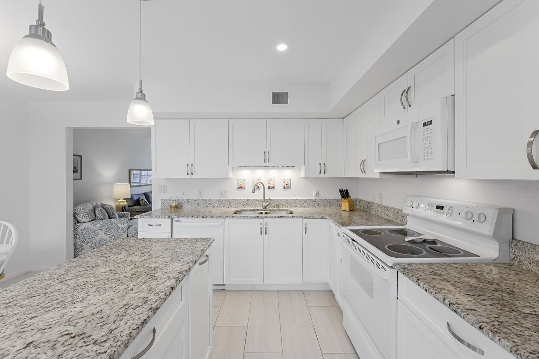 102 Marco Villas Dr #S-7, Marco Island, FL 34145