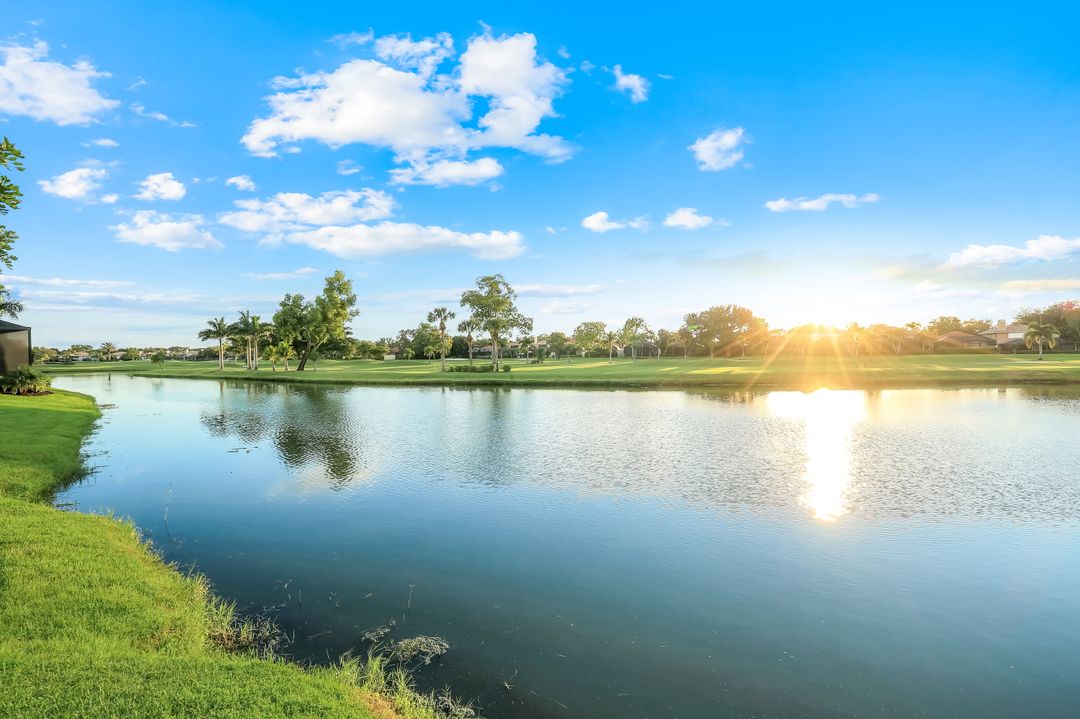 10366 Quail Crown Dr, Naples, FL 34119