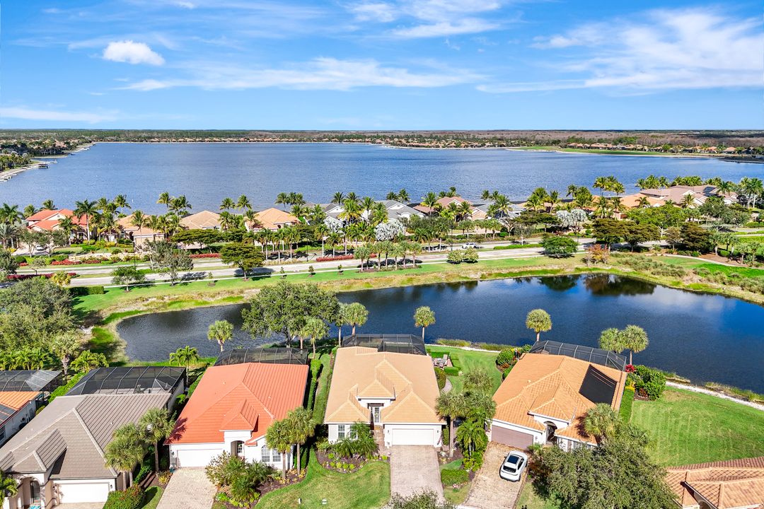 9127 Crystal Ct, Naples, FL 34120