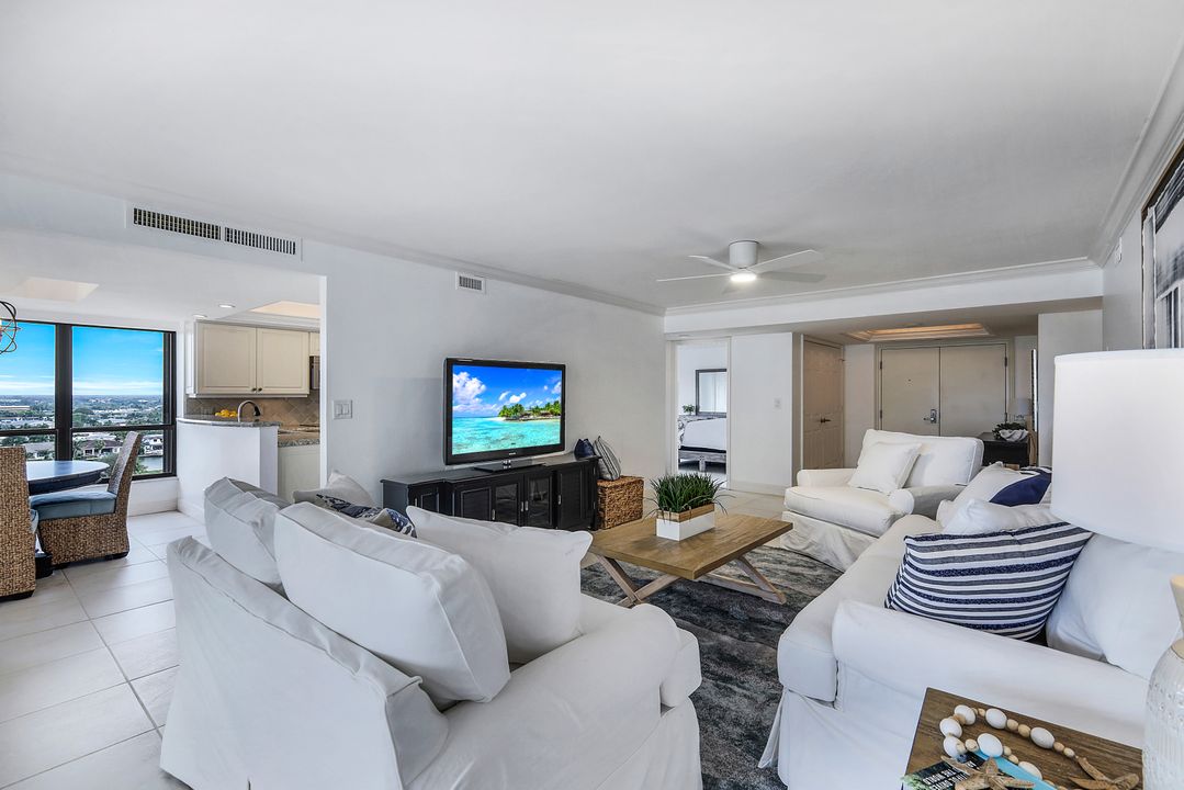 4451 Gulf Shore Blvd N #1605, Naples, FL 34103