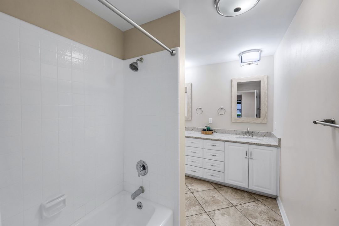 4548 SE 11th Pl, Cape Coral, FL 33904