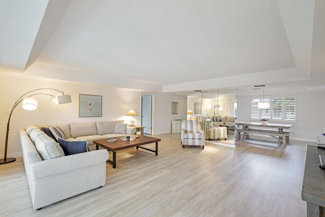 232 Memory Ln #4, Naples, FL 34112