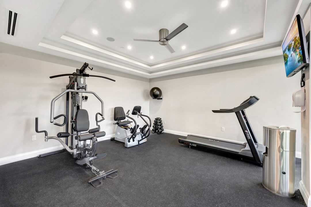 11 Bluebill Ave #1005, Naples, FL 34108