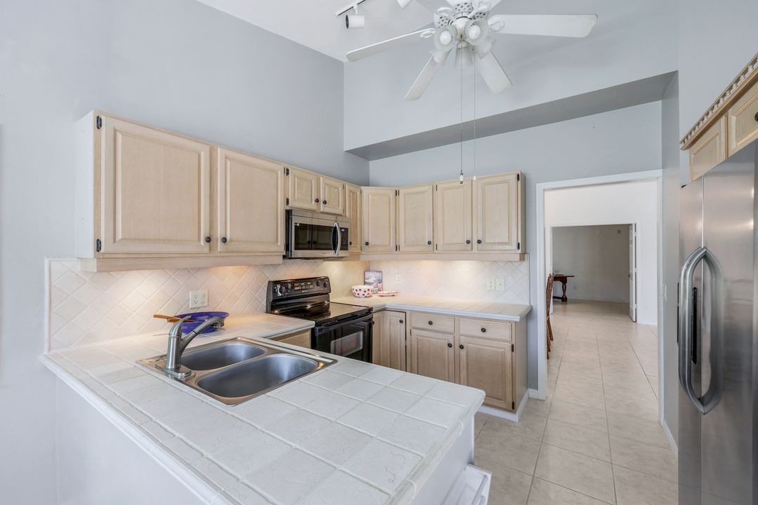 27181 Kindlewood Ln, Bonita Springs, FL 34134