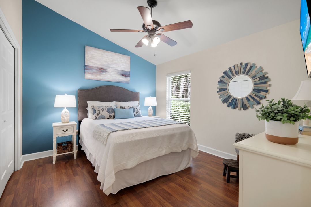 5887 Northridge Dr N, Naples, FL 34110