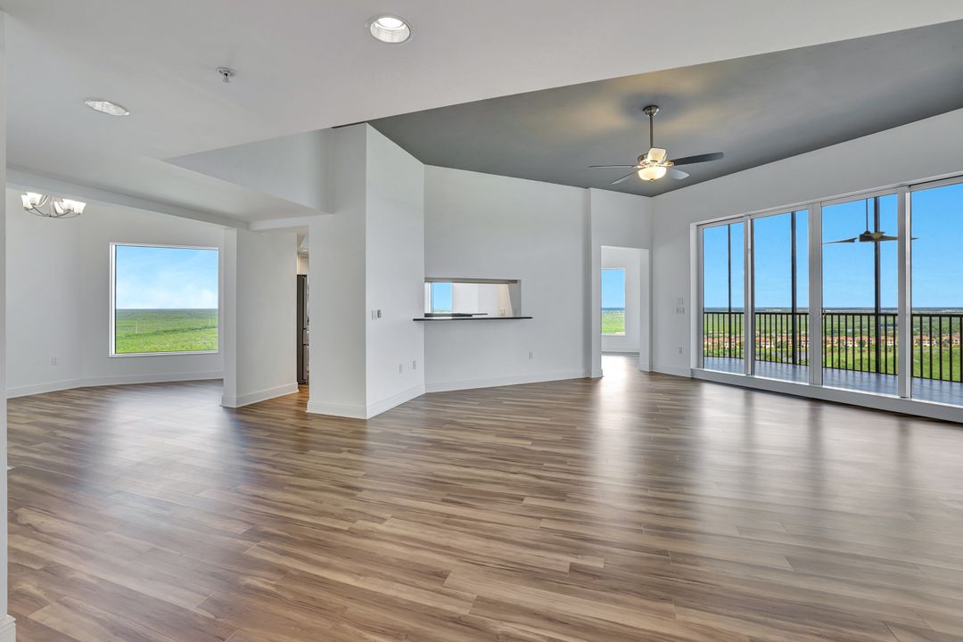 1060 Borghese Ln #2001, Naples, FL 34114