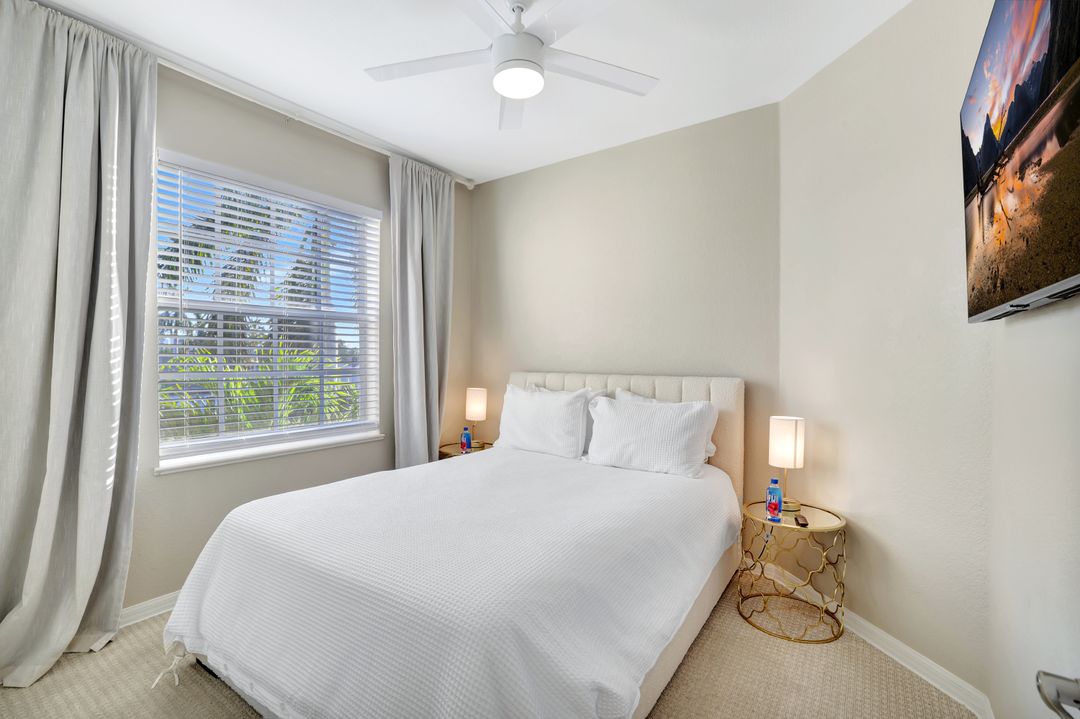 531 105th Ave N, Naples, FL 34108