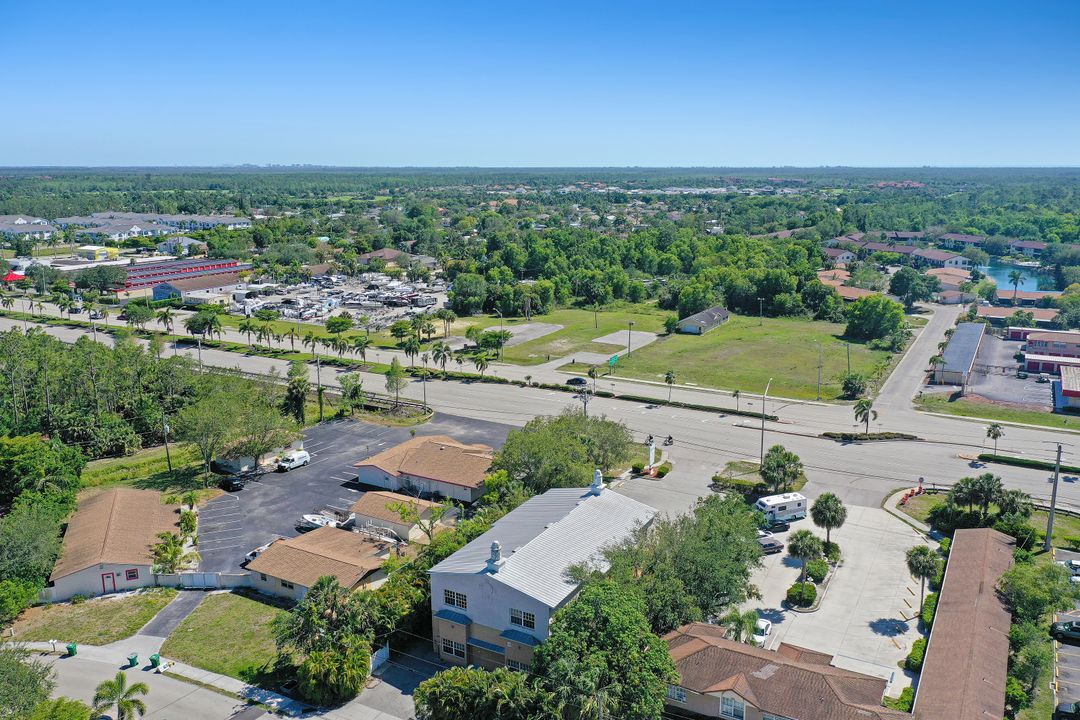 11387 Tamiami Trail E, Naples, FL 34113