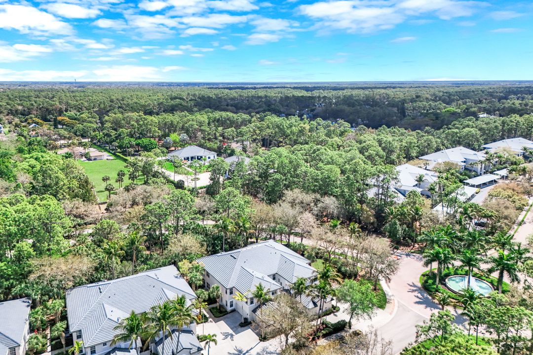 2040 Tarpon Bay Dr N #201, Naples, FL 34119