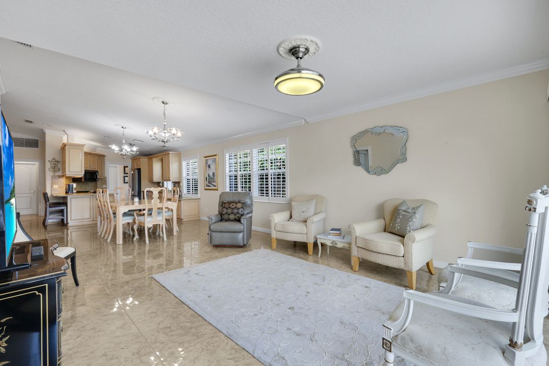 5808 Drummond Way, Naples, FL 34119