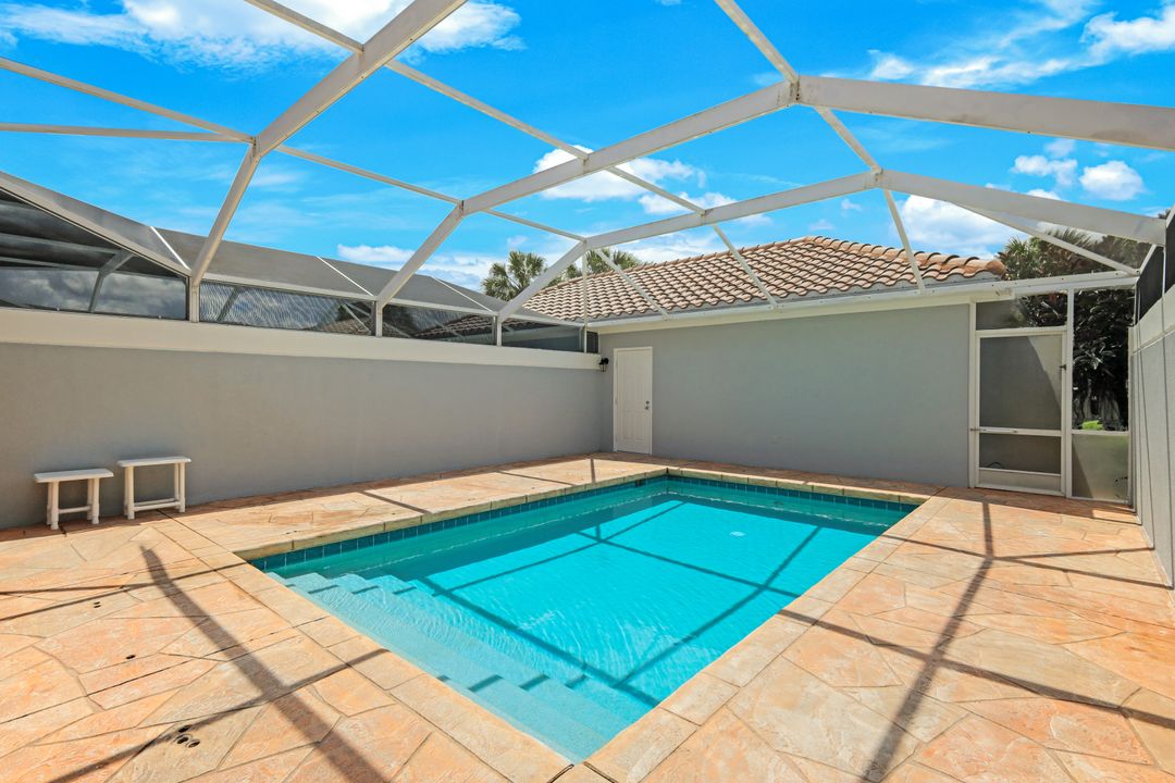 6124 Towncenter Cir, Naples, FL 34119