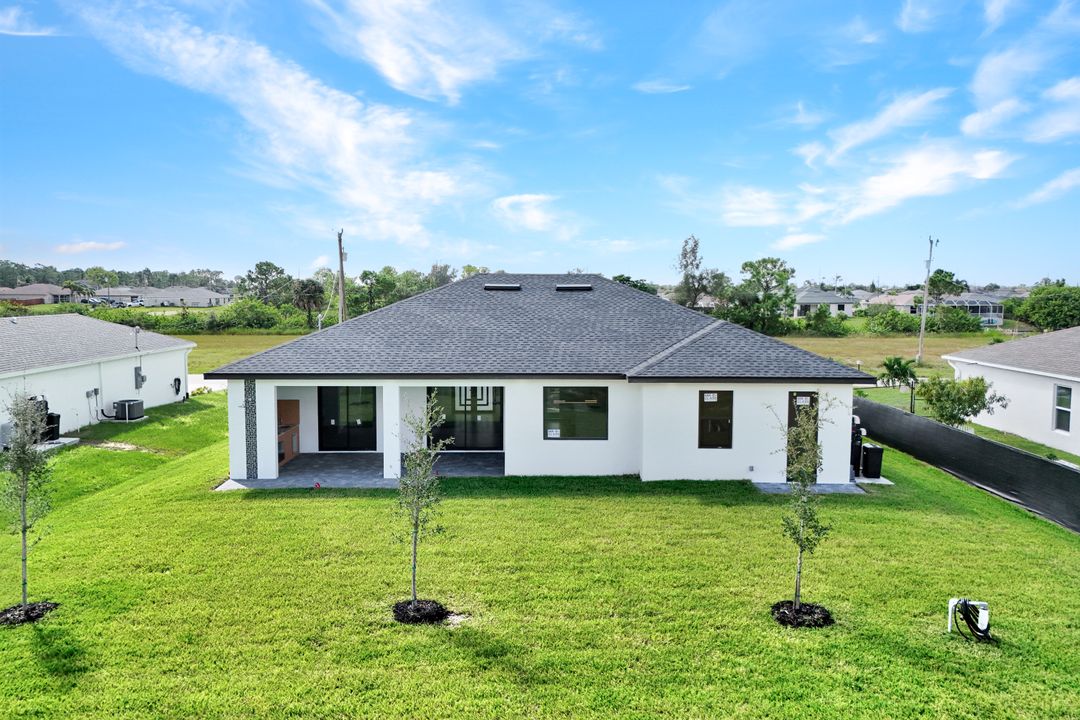 1901 NW 27th St, Cape Coral, FL 33993