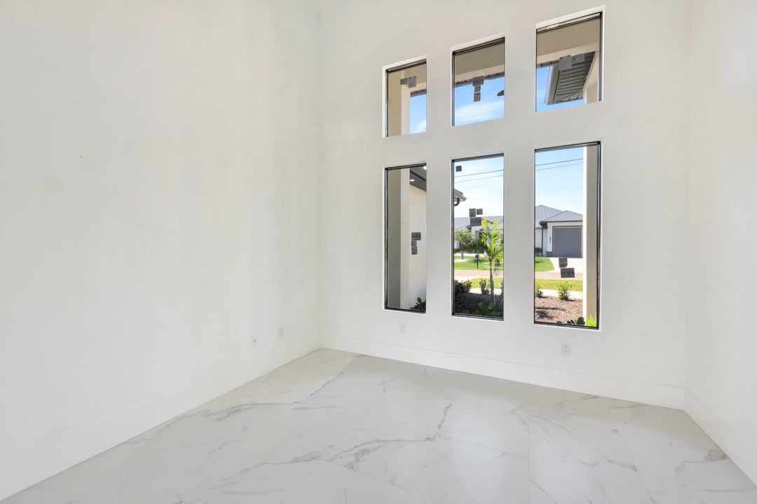 1511 SE 21st St, Cape Coral, FL 33990
