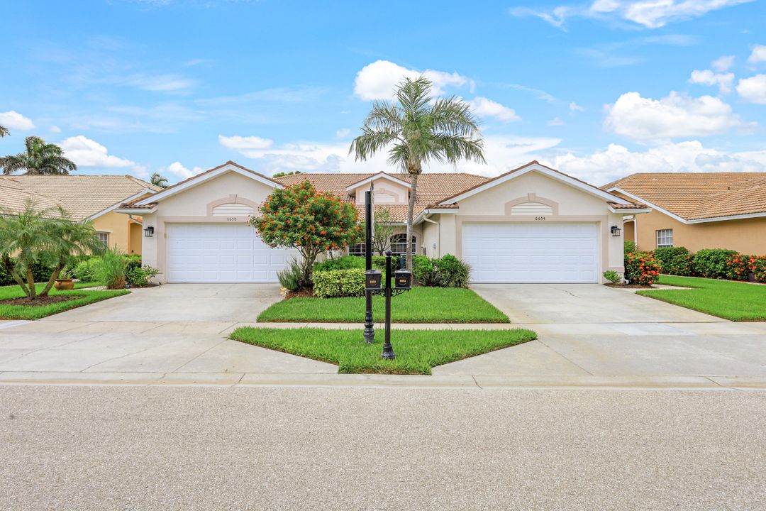 6654 Castlelawn Pl, Naples, FL 34113
