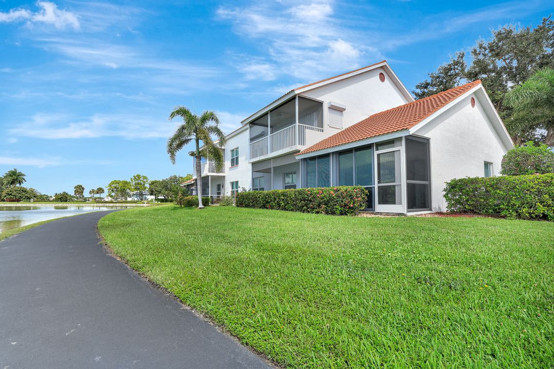 613 Windsor Sq #101, Naples, FL 34104