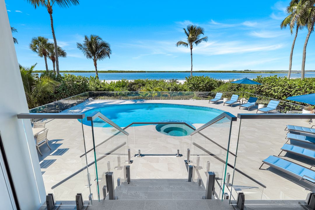 310 Seabreeze Dr, Marco Island, FL 34145