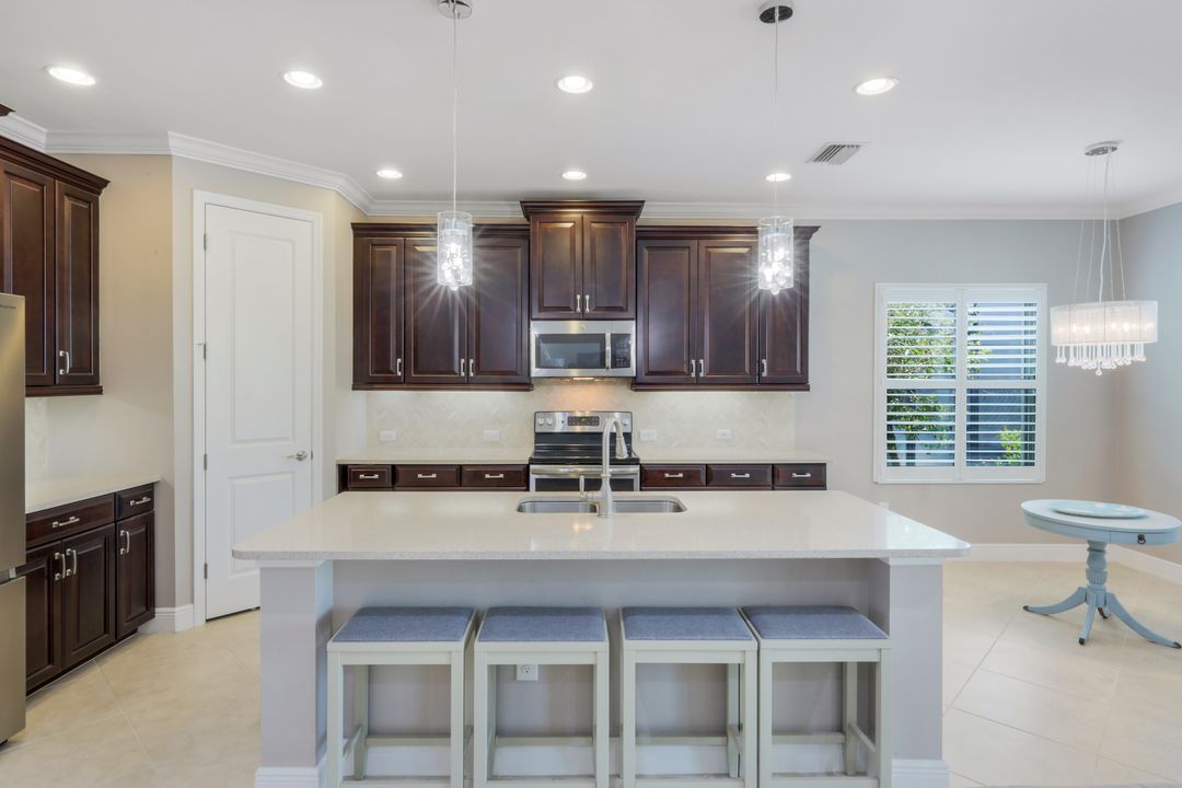 3620 Canopy Cir, Naples, FL 34120