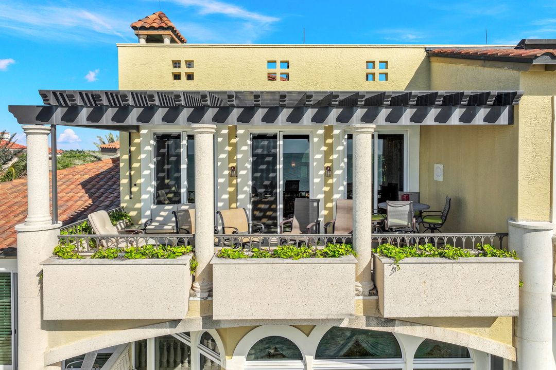 7425 Bay Colony Dr, Naples, FL 34108