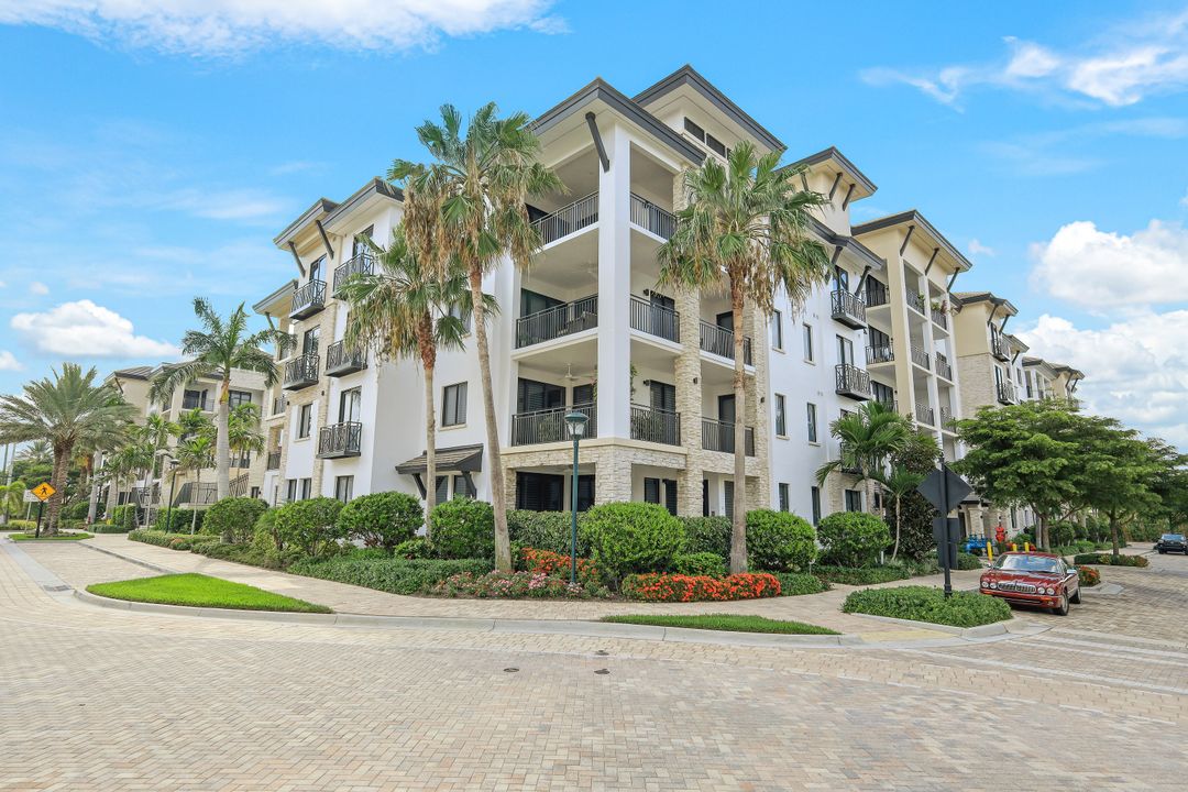 1035 3rd Ave S #314, Naples, FL 34102