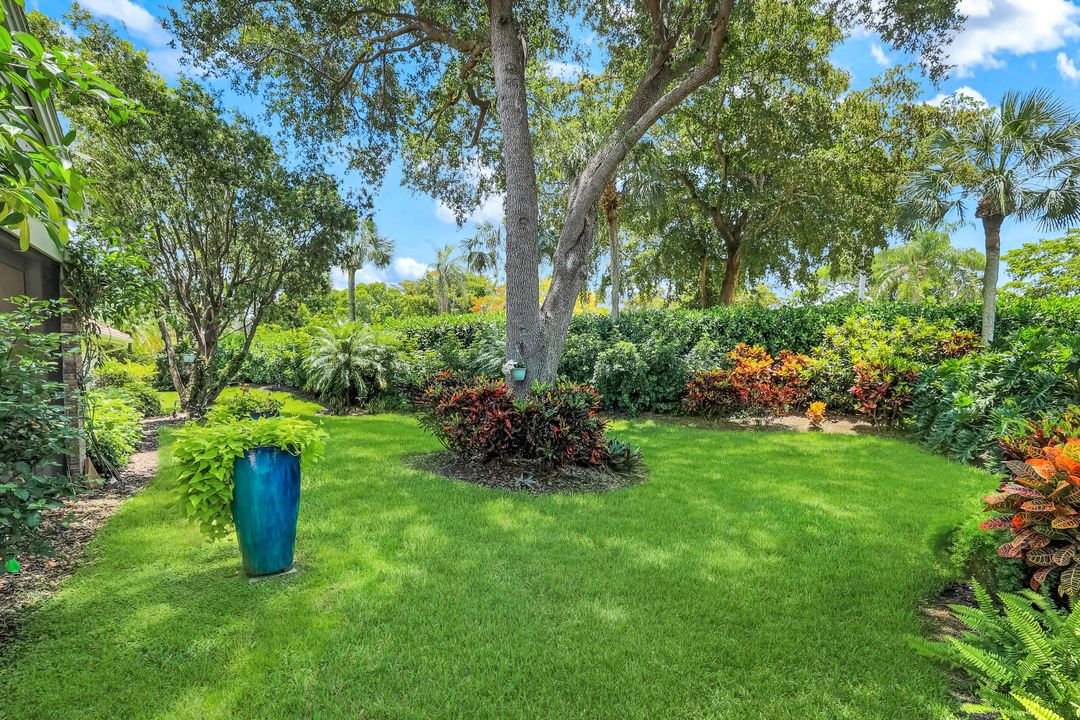 6619 Trident Way, Naples, FL 34108