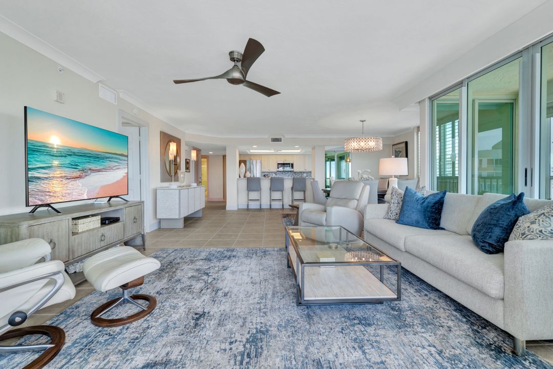 21 Bluebill Ave #1001, Naples, FL 34108